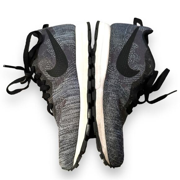 Nike MD Runner 2‎ ENG Mesh Women’s Sneakers Activewear Shoes in Black/Gray Sz 6 - Picture 4 of 11